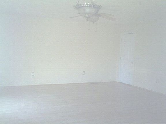 4th image of 3303 Evelyn Dr
