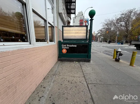 199 Henry Street image 5 of 9