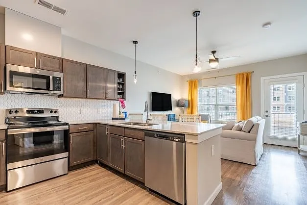 Outlook Hamilton - 55+ Active Adult Apartment Homes — Photo 19