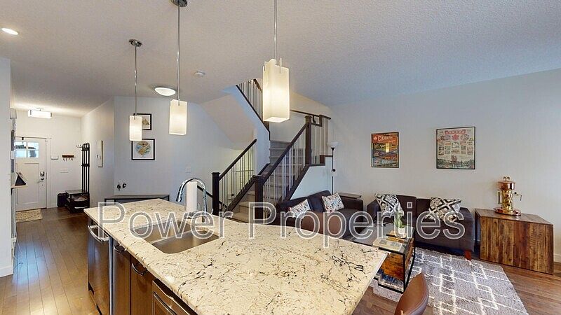 Calgary Townhouse for rent - 3 Bedrooms — photo 6