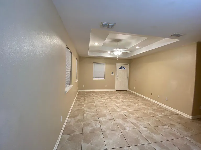 1903 W Bronze St #1 — Photo 11