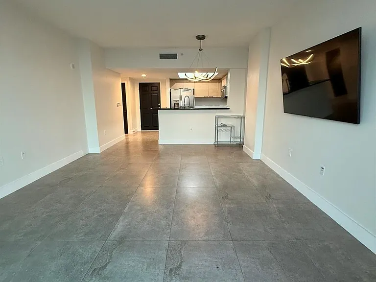 140 S Dixie Hwy #915 — Photo 5