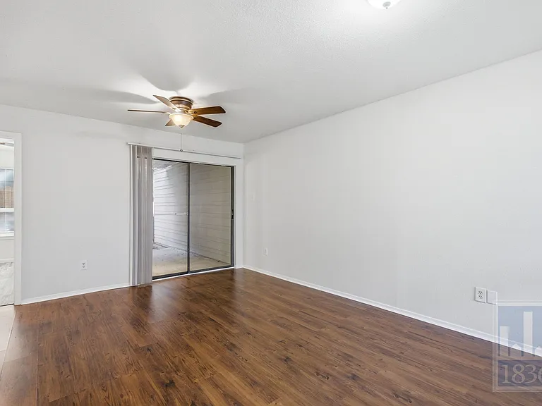 1514 Parker Ln #102 — Photo 9