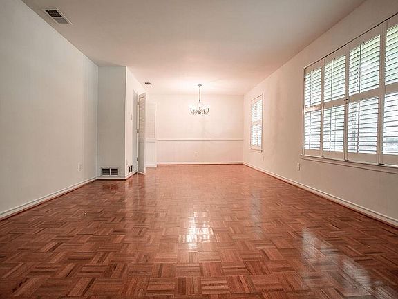 3rd image of 1103 Chapel Creek Ct