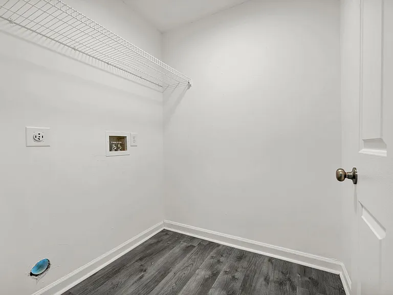 Elm Creek Apartments — Photo 32