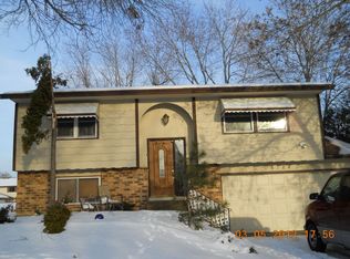 8324 Hampshire Ave N, Brooklyn Park, MN 55445