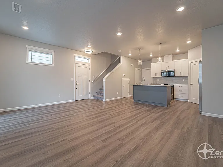 16324 NE 21st St — Photo 7