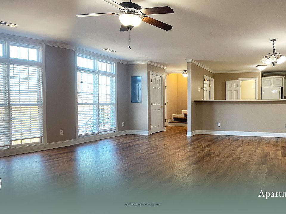 Spacious 1,725 sq ft Condo / with good size rooms