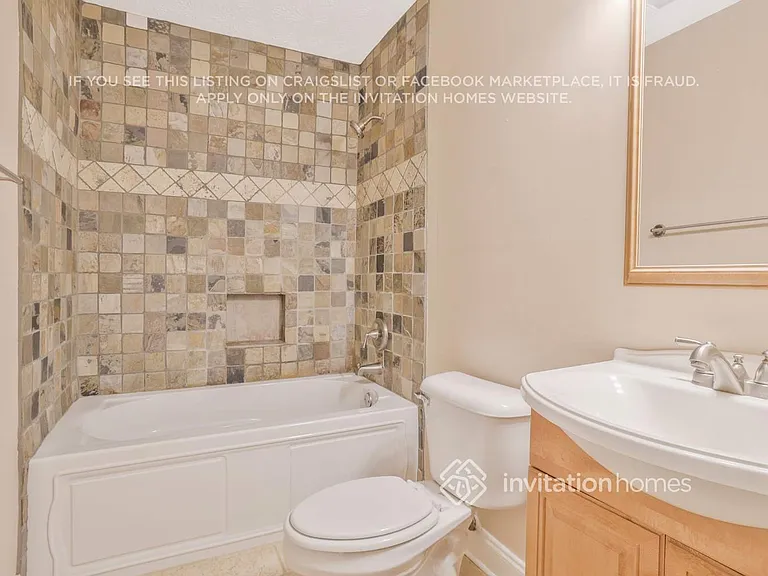 327 Mackinac Holw — Photo 17