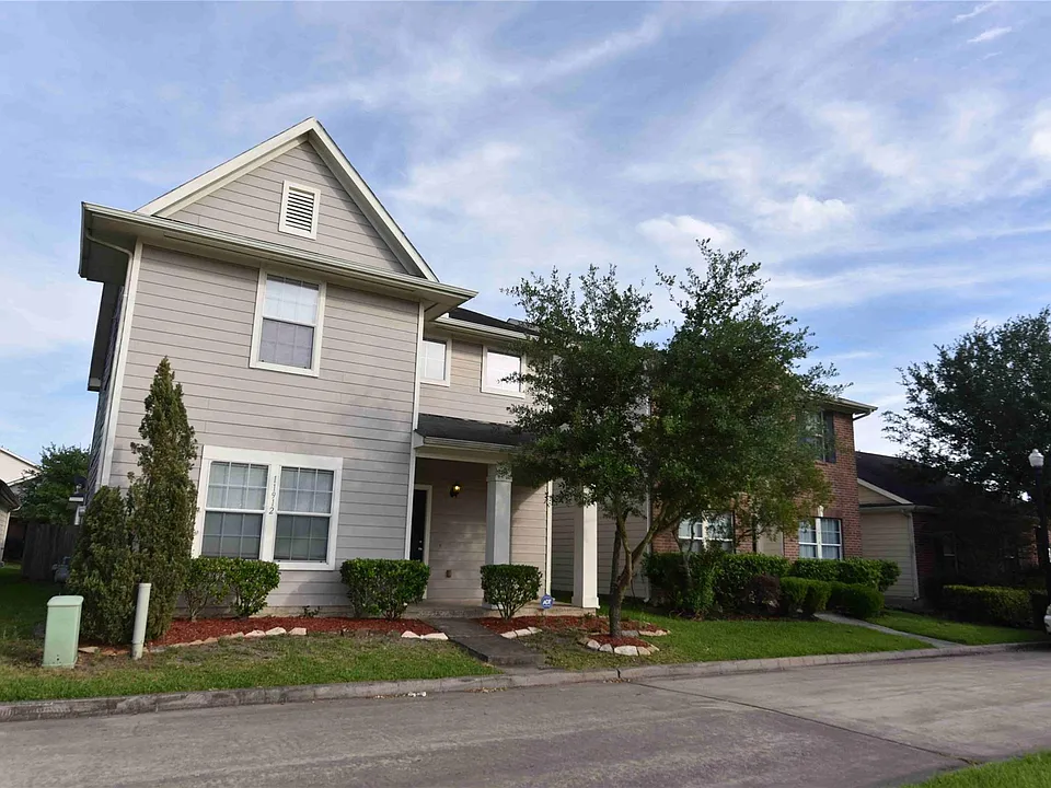 11912 Prior Park Dr