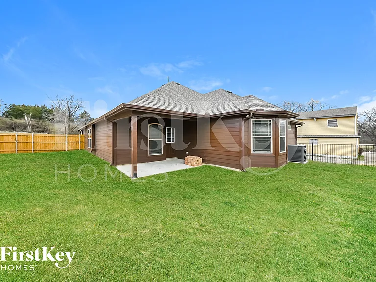6014 Kemrock Dr — Photo 15