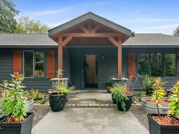 4095 Westwood Dr, Tillamook, OR 97141