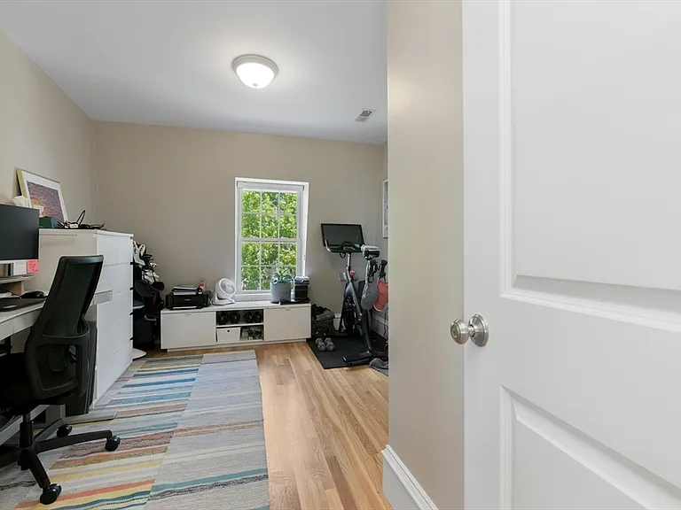 27-29 Telegraph St #6 — Photo 12