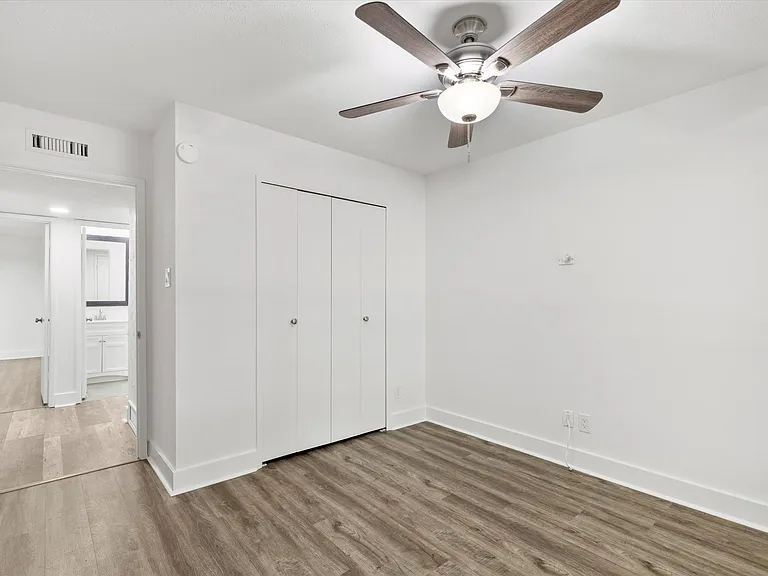 2814 Lindbergh Dr — Photo 17