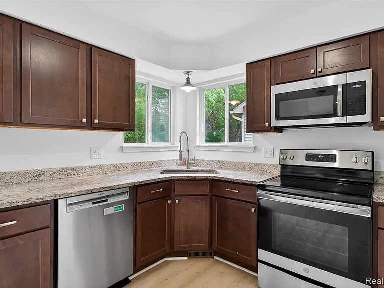 3457 Ashburnam Rd — Photo 15
