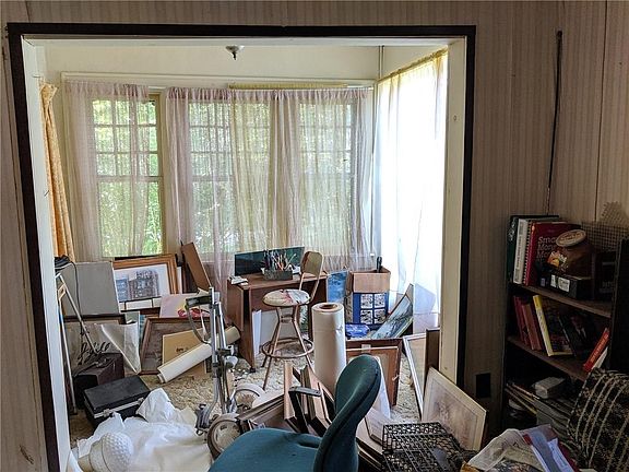 5th image of 73 N Diane St