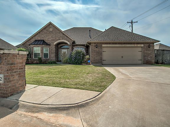 2nd image of 8412 NW 124th Cir