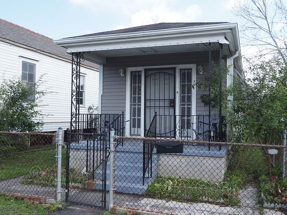 1st image of 701 Tricou St.