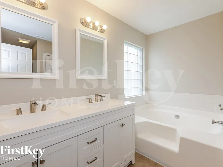 1620 Winthrop Ln — Photo 11