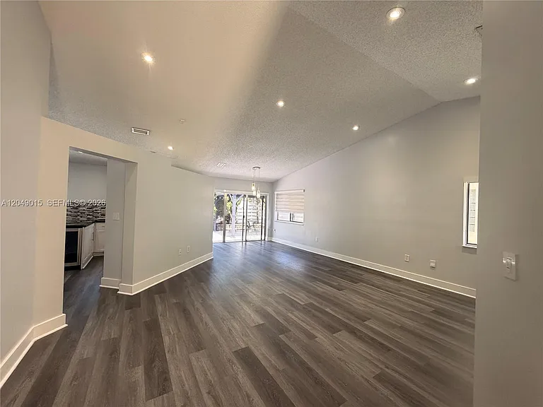 14467 SW 137th Ct — Photo 4
