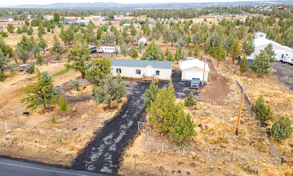 1st image of 4402 SE Umatilla Loop