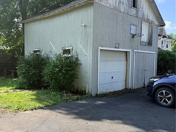 3rd image of 301 W Miller St #301