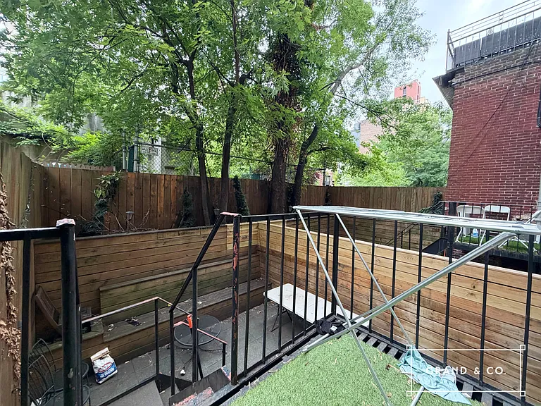 410 W 22nd St #1F — Photo 2