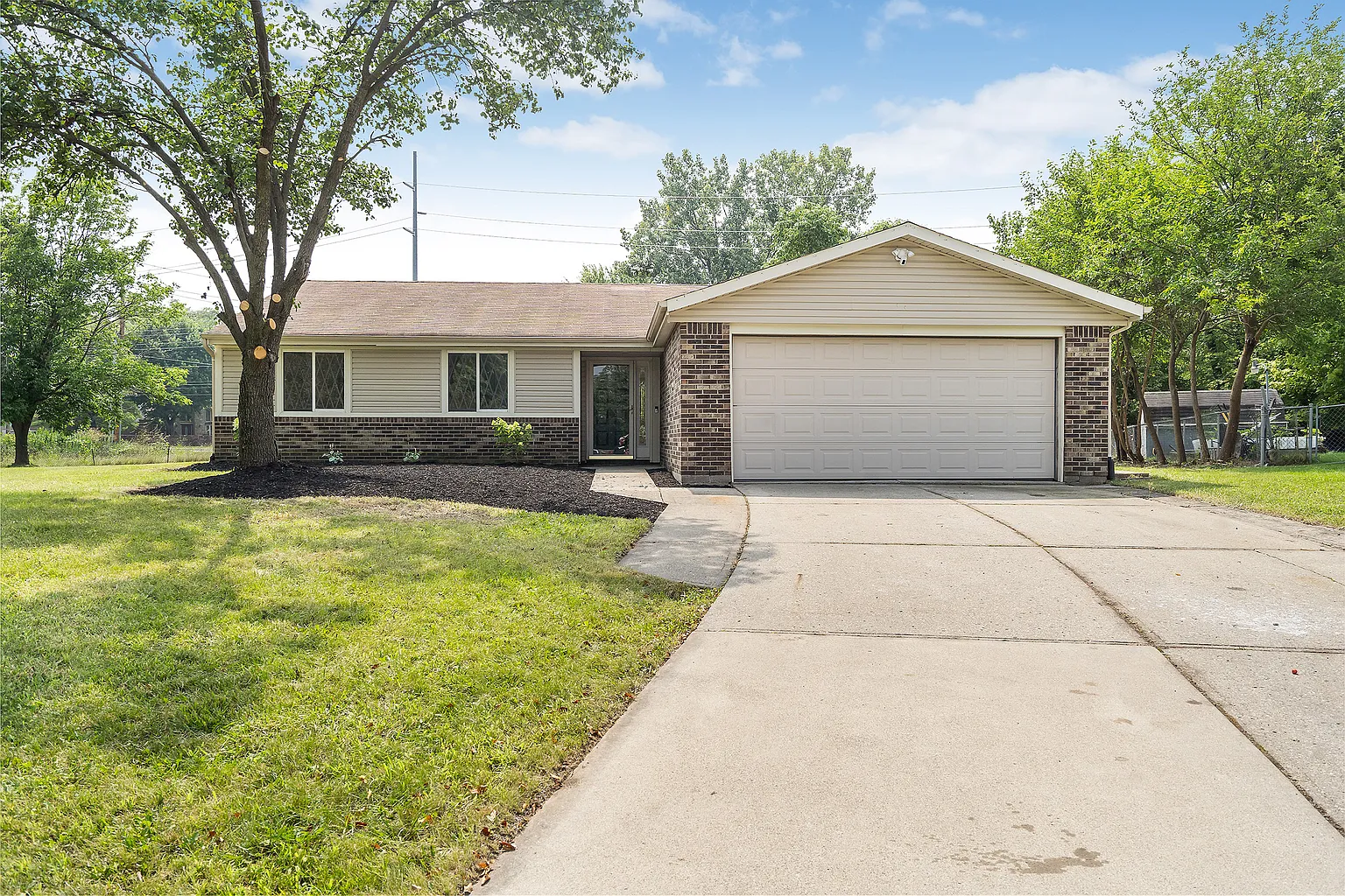 8205 Autumn Mill Ln photo 1