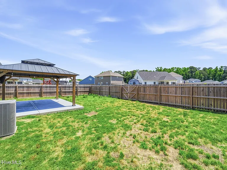 755 Greenwich Pl — Photo 44