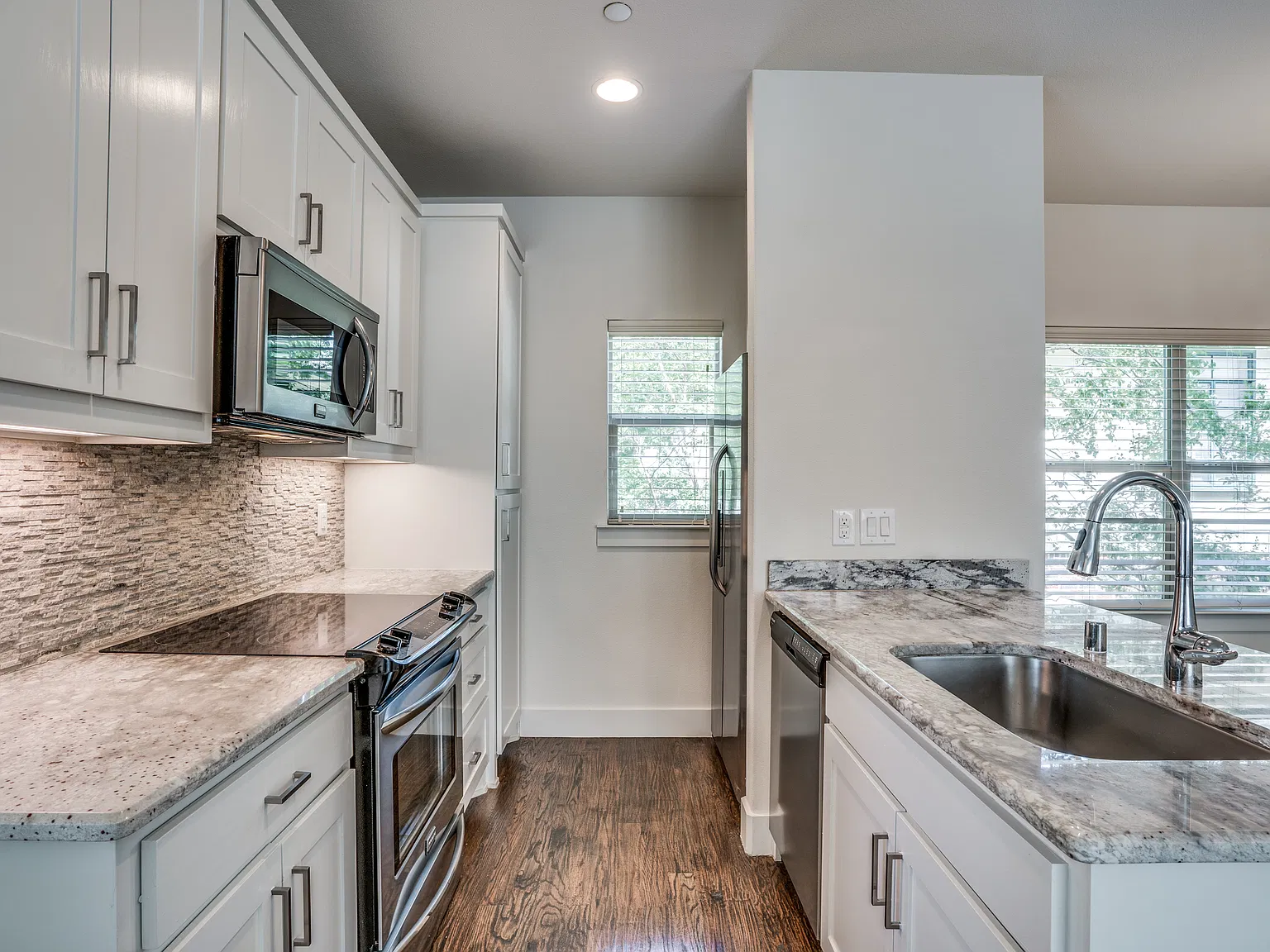 2 bed, 2.5 bath, 1579 sqft, $3,399 — Photo 3
