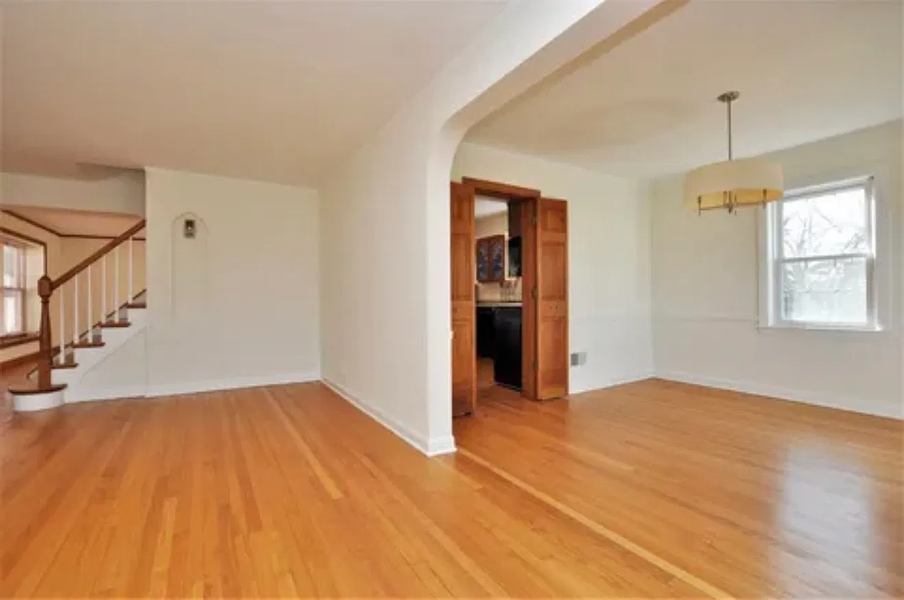 3 bed, 2200 sqft, $4,500 — Photo 2