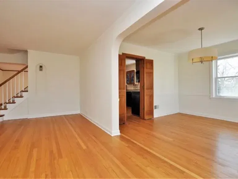 6815 N Lowell Ave — Photo 2