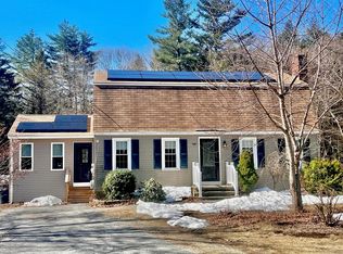8 Lee Cir, Derry, NH 03038