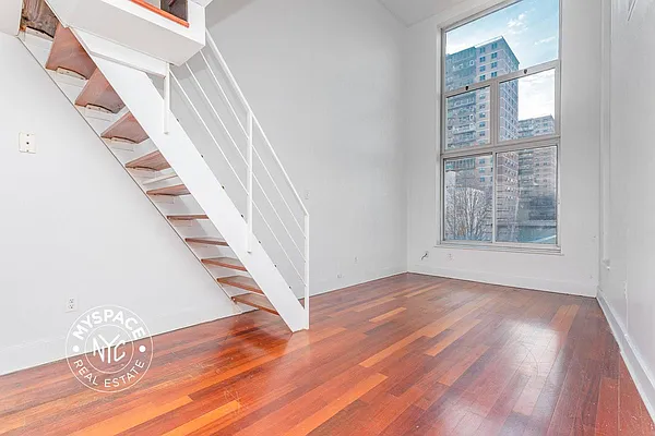 Rented by MySpaceNYC | media 14