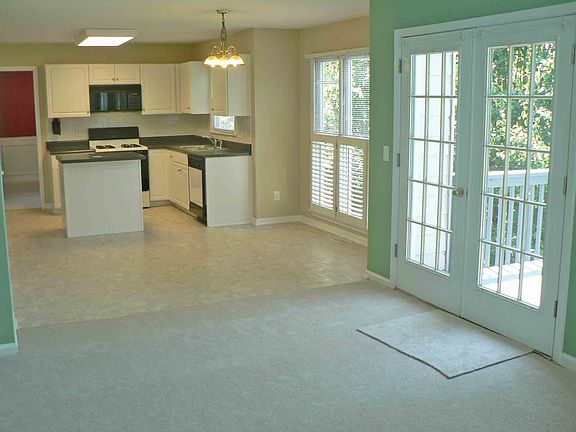 3rd image of 2125 Carlysle Park Ln