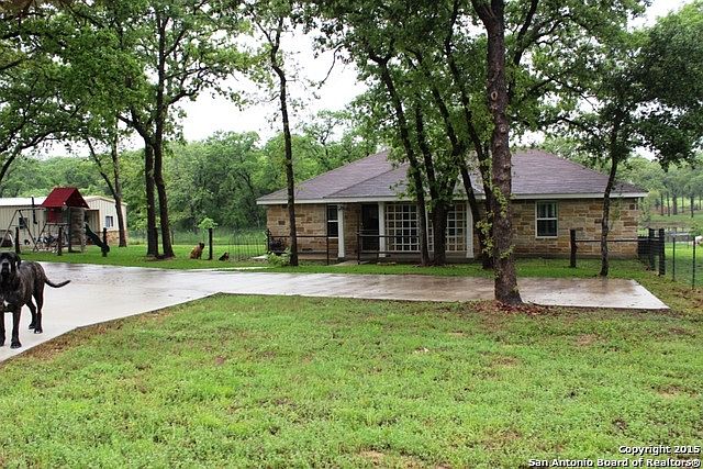 1st image of 210 Oak Bend Dr