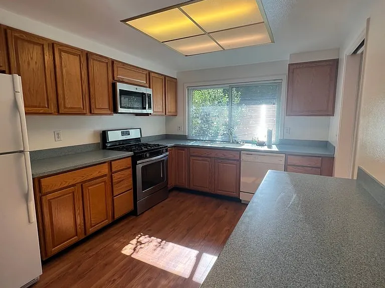 6418 Monteverde Ct — Photo 3