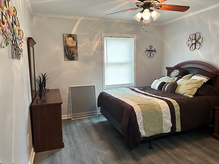501 Oak Grove Rd — Photo 13