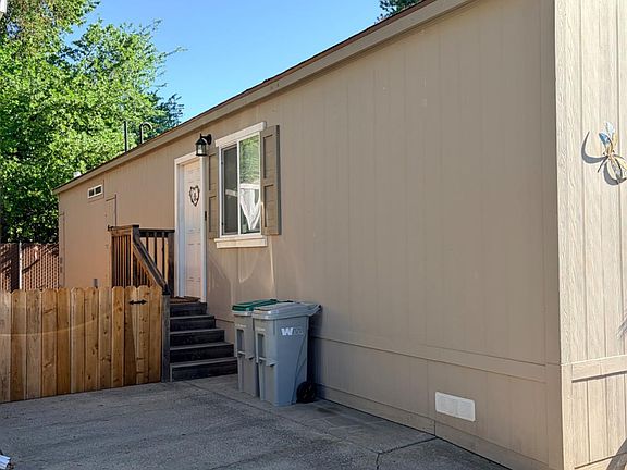 3rd image of 1050 W Capitol Ave Spc 33