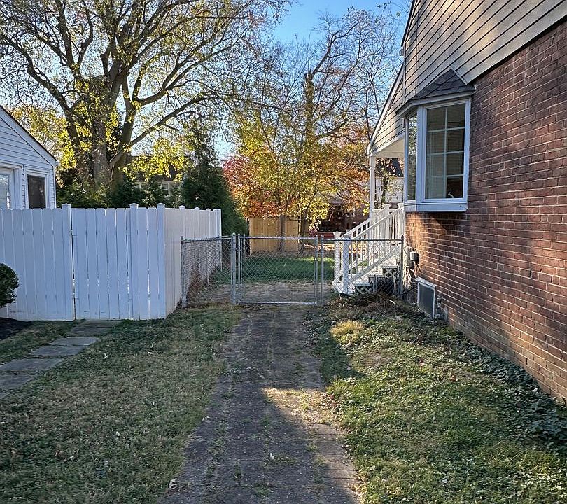 2nd image of 316 Cleveland Ave