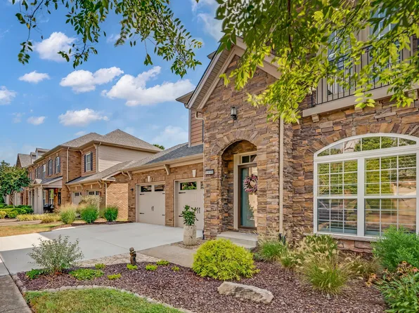 2050 Traemoor Village Dr, Nashville, TN 37209