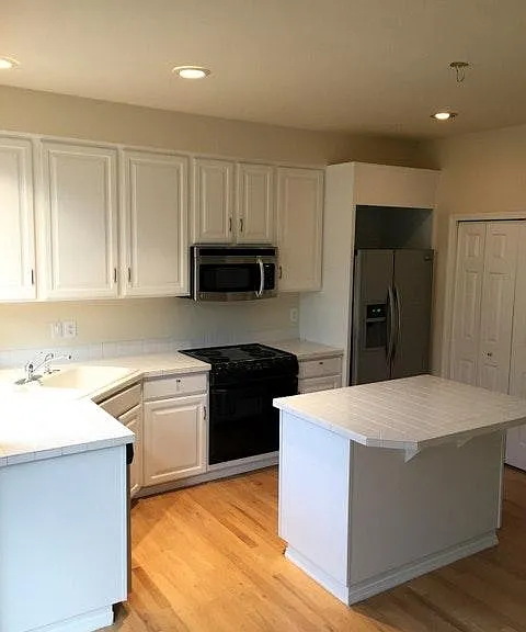 1721 NW 25th Ave — Photo 2