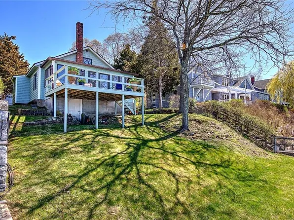 35 Hanson Rd, Barrington, RI 02806