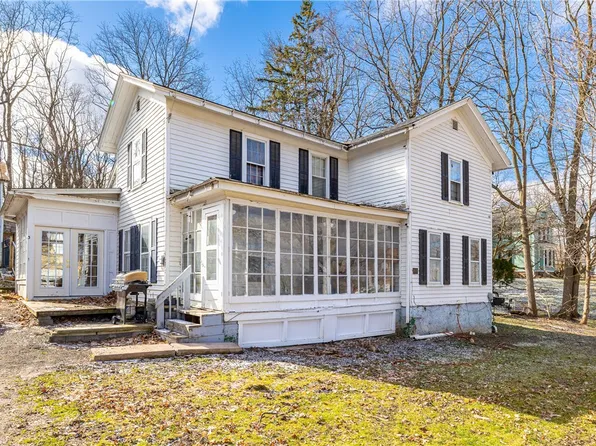 37 State St, Bloomfield, NY 14469