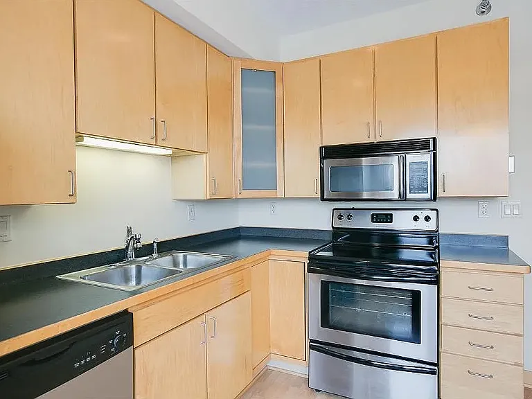 2600 University Ave SE #315 — Photo 5