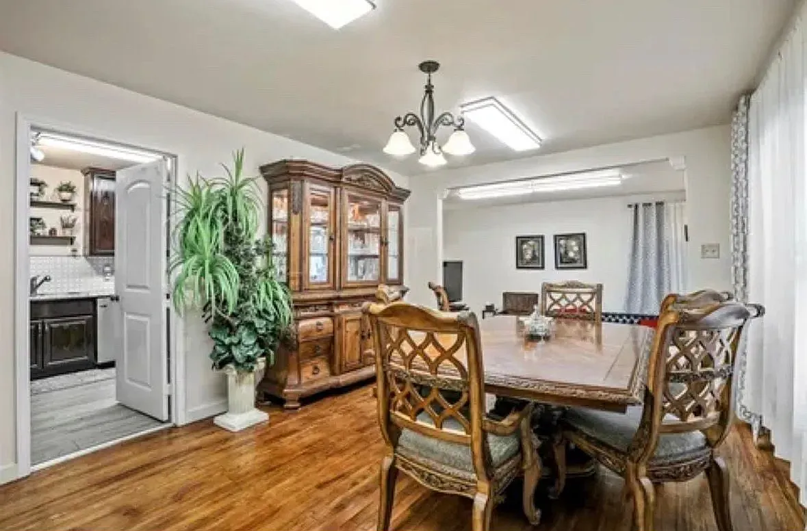3 bed, 1483 sqft, $1,880 — Photo 1