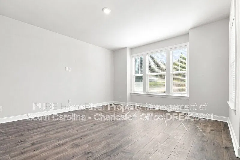 3 bed, 3.0 bath, 2000 sqft, $2,699 — Photo 3