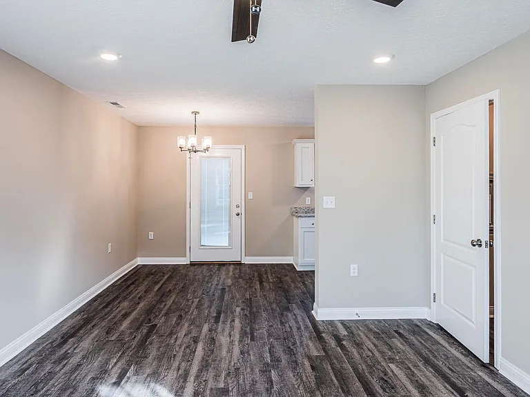 131 Audley Ct #512 — Photo 3