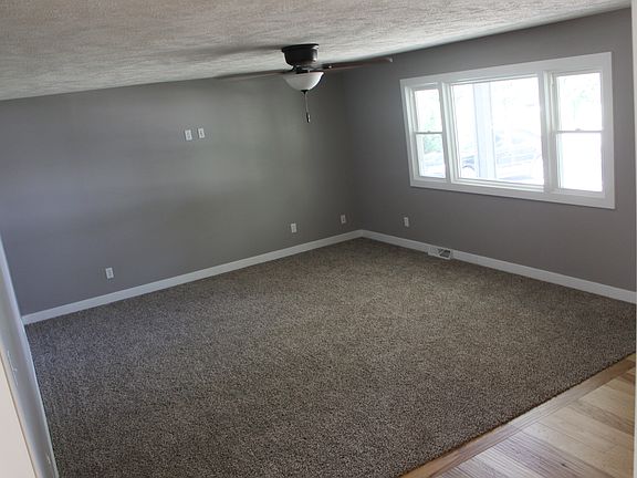 4th image of 450 N Lovejoy St