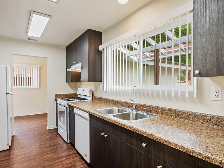 Coral Sea Cove - Military Housing — Photo 2